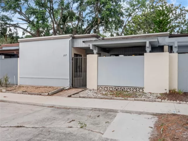 MLS: O6200958 Condo For Sale