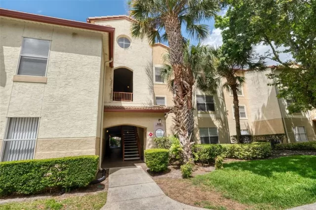 MLS: O6201989 Condo For Sale