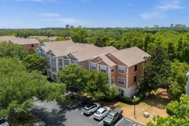 MLS: O6202975 Condo For Sale