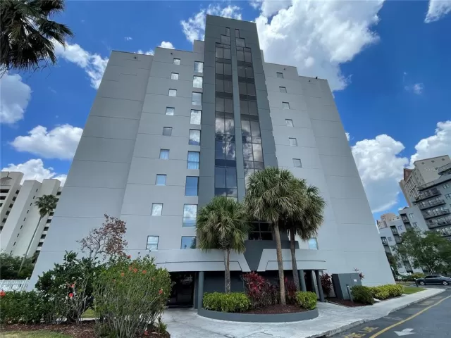 MLS: O6203271 Condo For Sale
