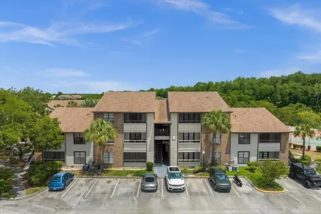 MLS: O6203526 Condo For Sale