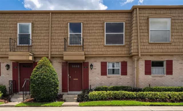 MLS: O6203687 Condo For Sale