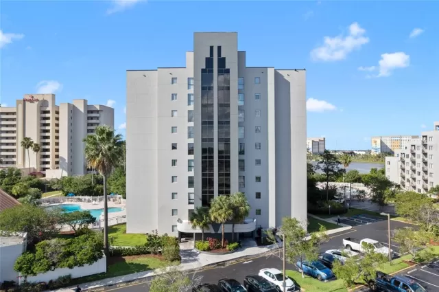 MLS: O6208166 Condo For Sale
