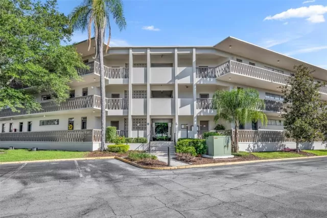 MLS: O6208246 Condo For Sale