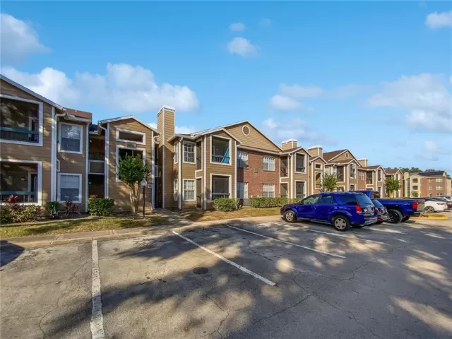 MLS: O6209374 Condo For Sale