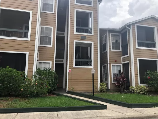 MLS: O6210102 Condo For Sale