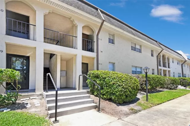 MLS: O6210572 Condo For Sale