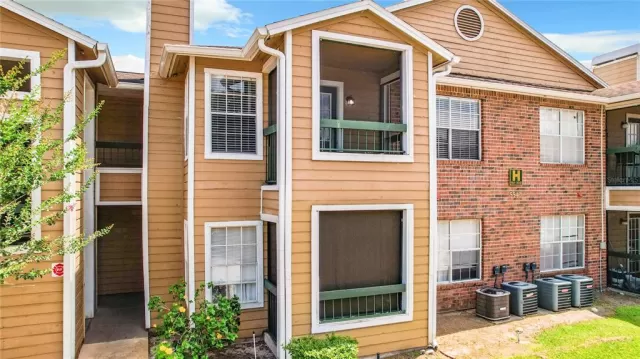 MLS: O6210665 Condo For Sale