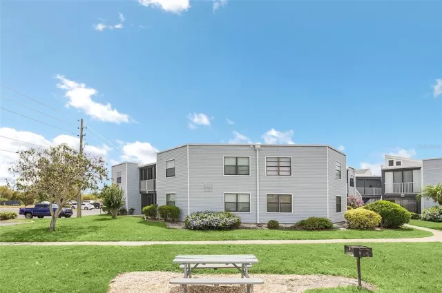 MLS: O6211865 Condo For Sale