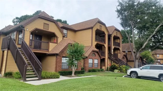 MLS: O6211875 Condo For Sale