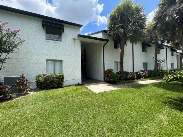 MLS: O6211896 Condo For Sale