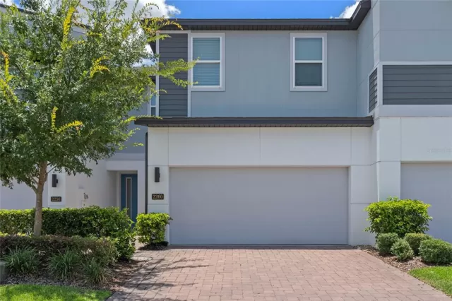 MLS: O6213928 Condo For Sale