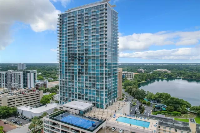 MLS: O6215449 Condo For Sale