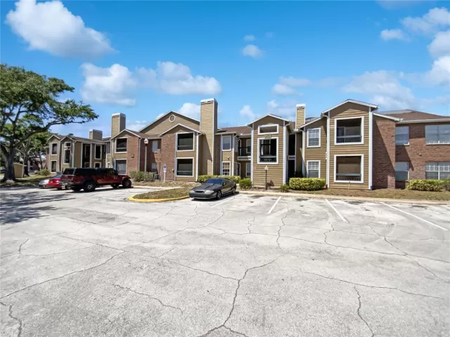 MLS: O6215589 Condo For Sale