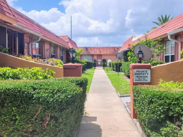 MLS: O6215936 Condo For Sale