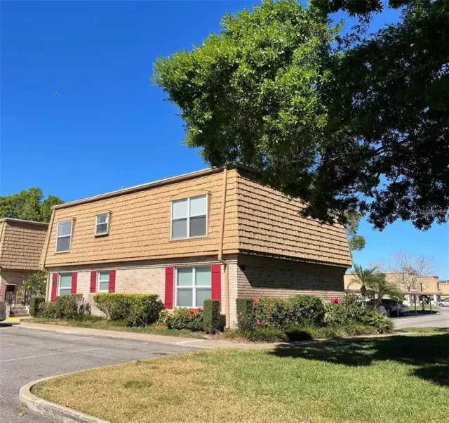 MLS: O6216967 Condo For Sale