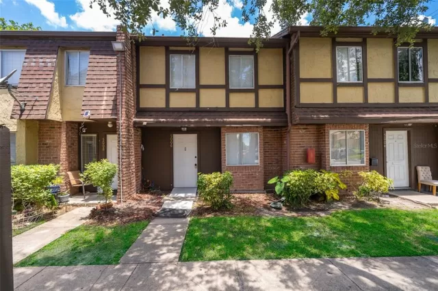 MLS: O6218223 Condo For Sale