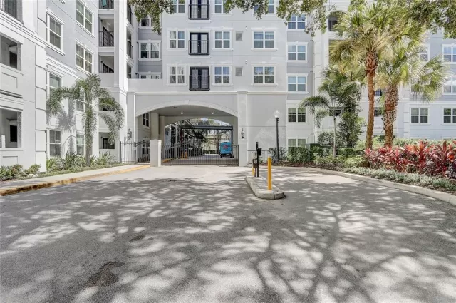 MLS: O6219987 Condo For Sale