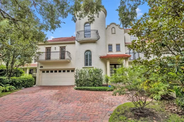 MLS: O6221183 Condo For Sale