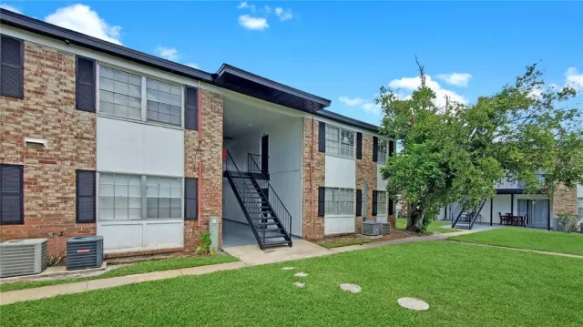 MLS: O6222216 Condo For Sale