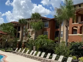 Photo #5: O6222371 Listing