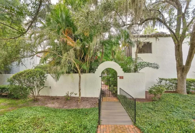 MLS: O6222843 Condo For Sale