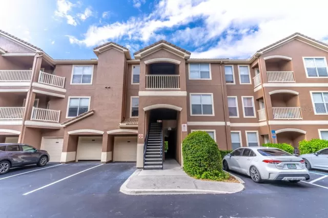 MLS: O6223373 Condo For Sale