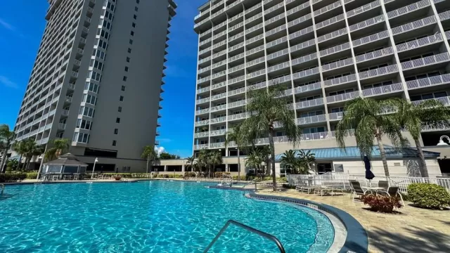 MLS: O6223557 Condo For Sale