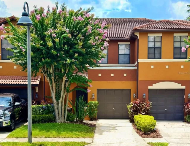 MLS: O6223686 Condo For Sale