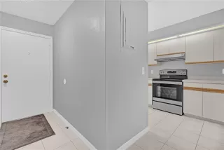 Photo #3: O6225158 Listing