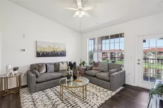 Photo #3: O6225231 Listing