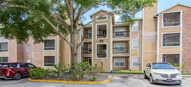MLS: O6225301 Condo For Sale