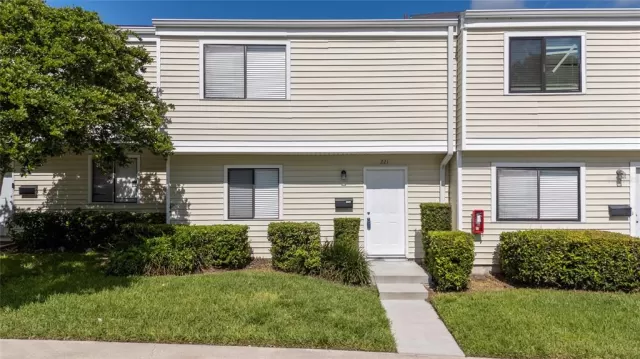 MLS: O6226268 Condo For Sale