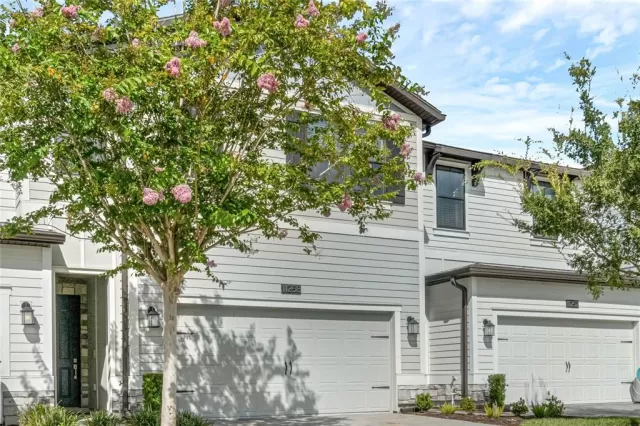 MLS: O6228354 Condo For Sale