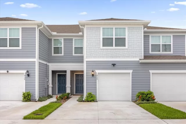 MLS: O6228934 Condo For Sale