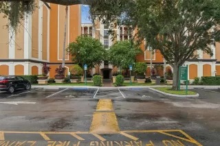 Photo #1: O6231352 Listing