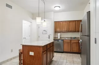 Photo #3: O6231352 Listing