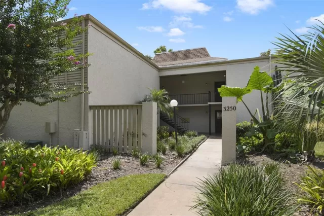 MLS: O6232652 Condo For Sale