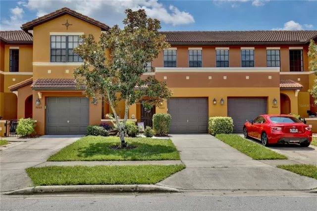 MLS: O6233986 Condo For Sale