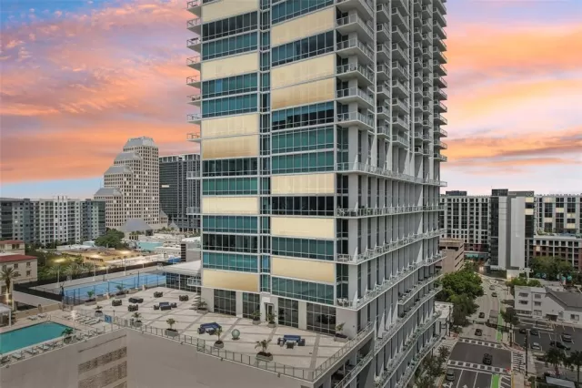 MLS: O6236981 Condo For Sale