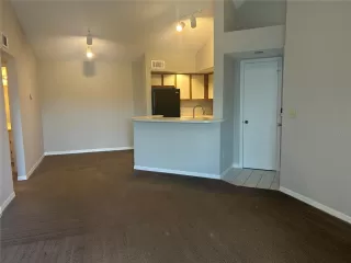 Photo #4: O6237046 Listing