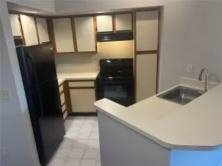 Photo #5: O6237046 Listing