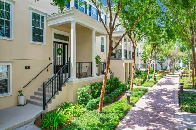 MLS: O6238491 Condo For Sale