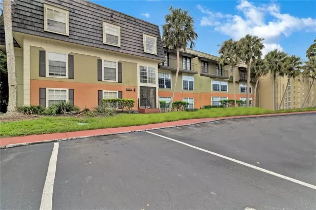 MLS: O6241954 Condo For Sale