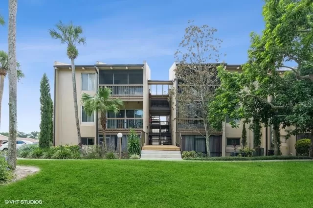 MLS: O6242050 Condo For Sale