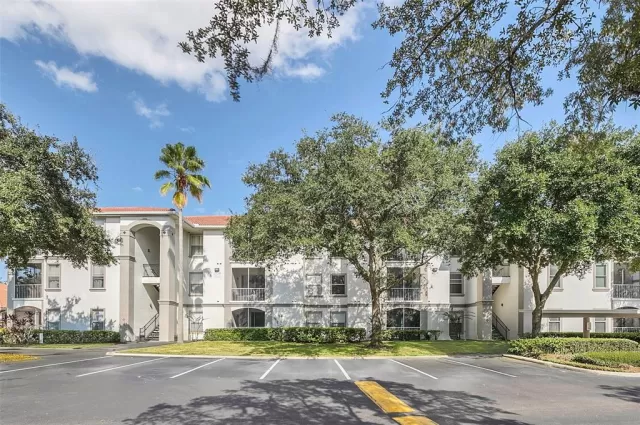 MLS: O6243557 Condo For Sale