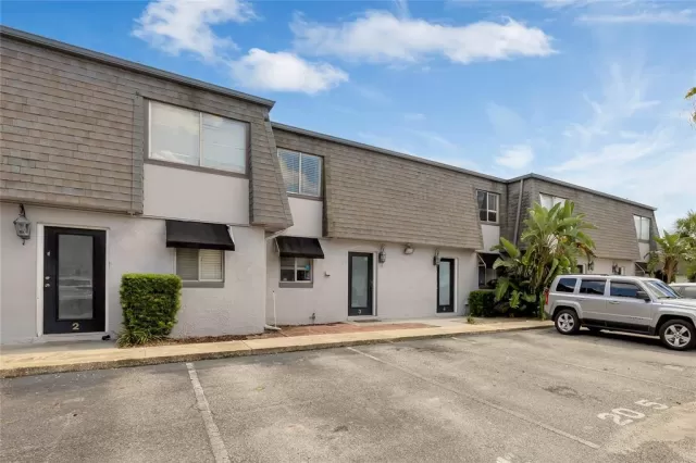 MLS: O6244798 Condo For Sale