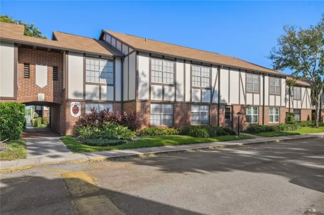 MLS: O6245932 Condo For Sale