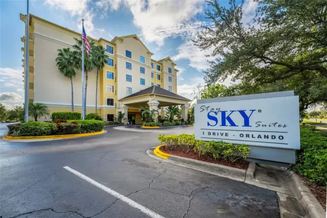 MLS: O6248203 Condo For Sale