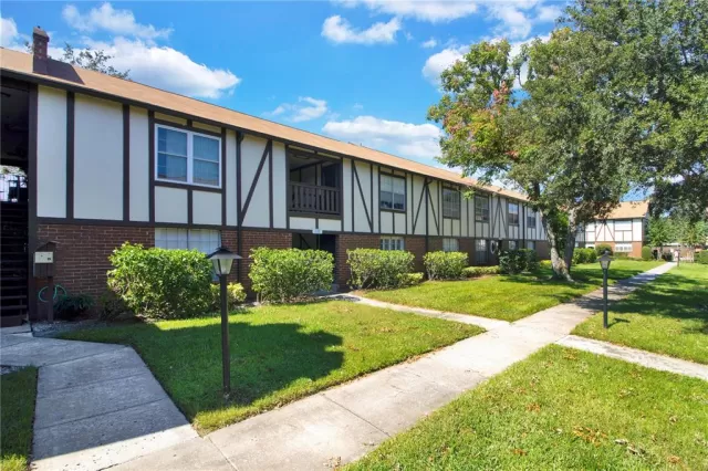 MLS: O6248881 Condo For Sale